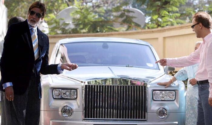 amitabh bachchan sells his rolls royce phantom car to a top businessman અમિતાભ બચ્ચને આ બિઝનેસમેનને વેચી પોતાની કરોડો રૂપિયાની કાર, 12 વર્ષ પહેલા મળી હતી ગિફ્ટમાં