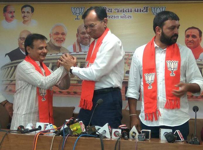 ભાજપનો ખેસ ધારણ કરતાં જ જવાહર ચાવડાએ શું આપી પ્રતિક્રિયા, જાણો વિગતે congress mla javahar chavda join BJP ભાજપનો ખેસ ધારણ કરતાં જ જવાહર ચાવડાએ શું આપી પ્રતિક્રિયા, જાણો વિગતે