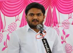 આજે હાર્દિક પટેલ સત્તાવાર રીતે કોંગ્રેસમાં જોડાશે, જોડાતા પહેલા ભાજપના આ નેતાના લેશે આશીર્વાદ