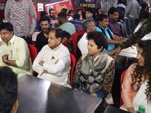 કોંગ્રેસના દિગ્ગજ નેતાઓએ અમદાવાદના માણેકચોકમાં કઈ-કઈ વાનગીનો માણ્યો સ્વાદ, જુઓ આ રહી તસવીરો