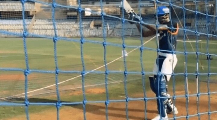watch hardik pandya practicing helicopter shot of ms dhoni during net session for ipl આ ખેલાડીએ હેલીકોપ્ટર શોટ ફટકારતો વીડિયો કર્યો શેર, પરંતુ થયો ટ્રોલ