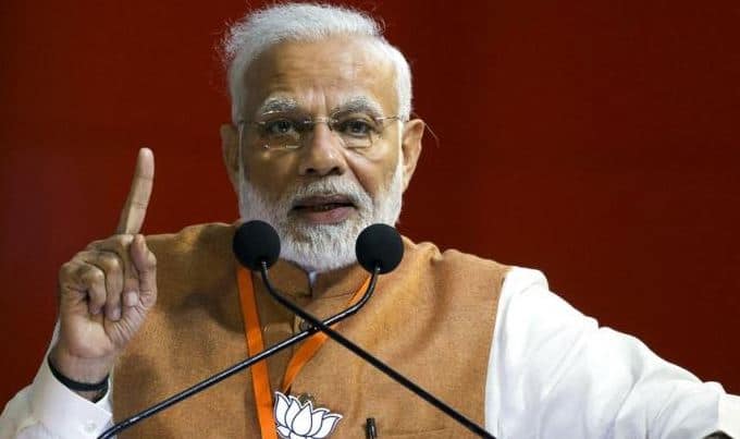 PM narendra modi launched a new campaign main bhi chowkidar PM મોદીએ #MainBhiChowkidar સાથે કર્યુ ટ્વિટ, કહ્યું- હું એકલો નથી, દેશનો હર એક નાગરિક.......