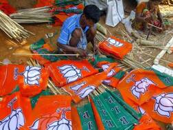 લોકસભા ચૂંટણી પહેલા BJPને ઝટકો, ગુજરાત સરકારના ક્યા મંત્રી સામે ધરપકડ વોરંટ ઈશ્યૂ કરવામાં આવ્યું, જાણો વિગત