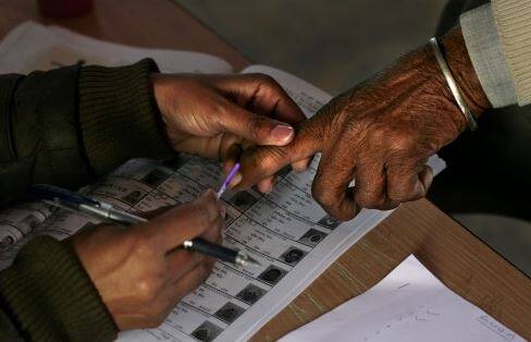 Loksabha Elections 2019: Contest between uncle and nephew on Firozabad seat in UP લોકસભા ચૂંટણીઃ UPમાં આ સીટ પર જામશે કાકા-ભત્રીજા વચ્ચે જંગ, જાણો વિગત