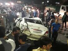 મોડીરાતે અમદાવાદના ઈસ્કોન બ્રિજ પર અકસ્માતમાં બિલ્ડરનું મોત, કારમાંથી મળી દારૂની બોટલ