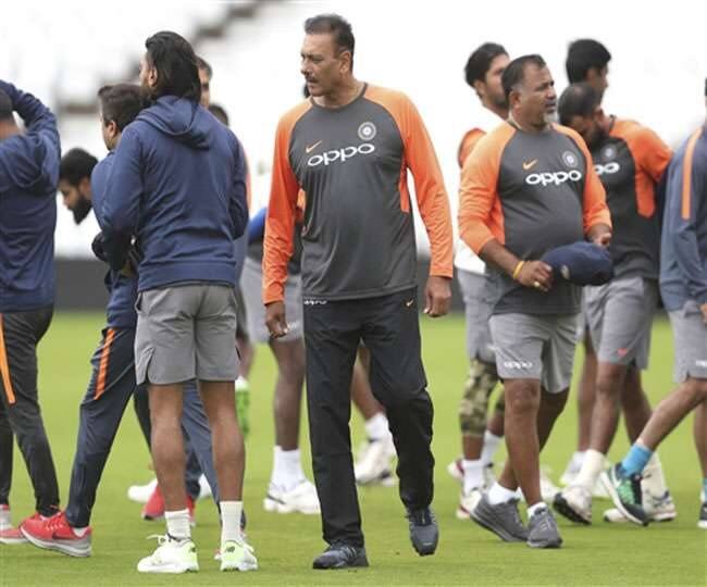 ટીમ ઈન્ડિયાના કોચ રવિ શાસ્ત્રીને લઈ BCCIએ કર્યો ચોંકાવનારો ખુલાસો, કહ્યું- વર્લ્ડકપ બાદ....... BCCI clarifies about coach Ravi Shastri said after world cup he has to apply for continue as coach ટીમ ઈન્ડિયાના કોચ રવિ શાસ્ત્રીને લઈ BCCIએ કર્યો ચોંકાવનારો ખુલાસો, કહ્યું- વર્લ્ડકપ બાદ.......