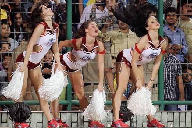 IPL 2023 How much does cheerleaders earn per match know all details 2023 Ipl live marathi News IPL 2023 : चीअर लीडर्सची कमाई ऐकाल तर हैराण व्हाल, सेलिब्रेटीही मागे पडतील 