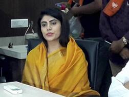 રિવાબાને ટીકિટ ન મળતાં સમર્થકનો નારાજગીનો વીડિયો વાયરલ, જાણો રિવાબાએ શું કરી અપીલ?