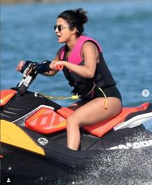 પતિ સાથે દેશી ગર્લ પ્રિયંકા ચોપરાનો બોલ્ડ અંદાજ, આ તસવીરો ચોક્કસ તમે નહીં જોઈ હોય