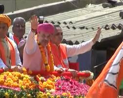 અમદાવાદમાં અમિત શાહનો રોડ શો પૂર્ણ, પરિવાર પણ રહ્યો હાજર