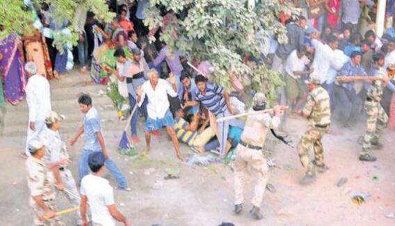 YSRCPના કાર્યકરો પર પોલીસે કર્યો લાઠીચાર્જ, જુઓ વીડિયો