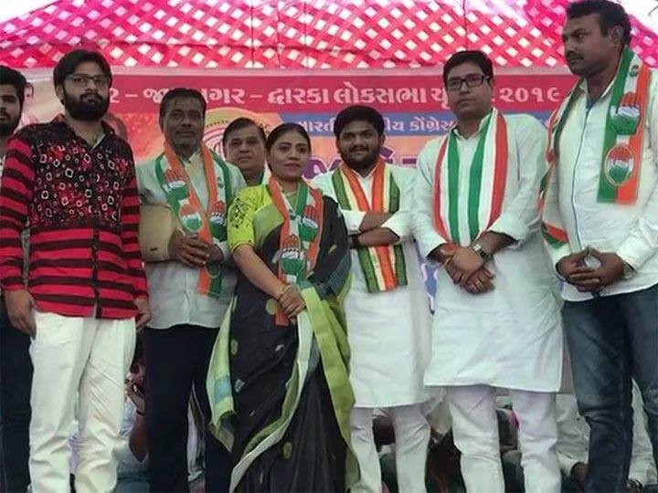 Naynaba Jadeja and his father to join Congress on today હાર્દિક પટેલની હાજરીમાં ગુજરાતના કયા ક્રિકેટરની બહેન કોંગ્રેસમાં જોડાઈ, નામ જાણીને ચોંકી જશો
