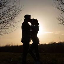 એમી જેક્સને બોલ્ડ અંદાજમાં દર્શાવ્યો બેબી બંપ, જુઓ તસવીરો