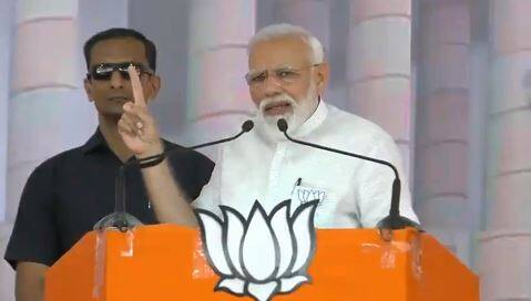 PM Narendra Modi address election rally in Amreli Gujarat બે દાયકામાં કોઇ એવી ઘટના નહીં હોય જેમાં અમરેલીએ મને સાક્ષી ન બનાવ્યો હોયઃ PM મોદી