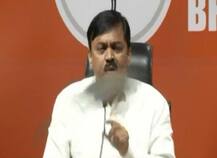 દિલ્હીમાં BJP હેડ ક્વાર્ટરમાં પ્રેસ કોન્ફરન્સ દરમિયાન GVL નરસિમ્હા પર ફેંકાયું જૂત્તુ, જુઓ વીડિયો