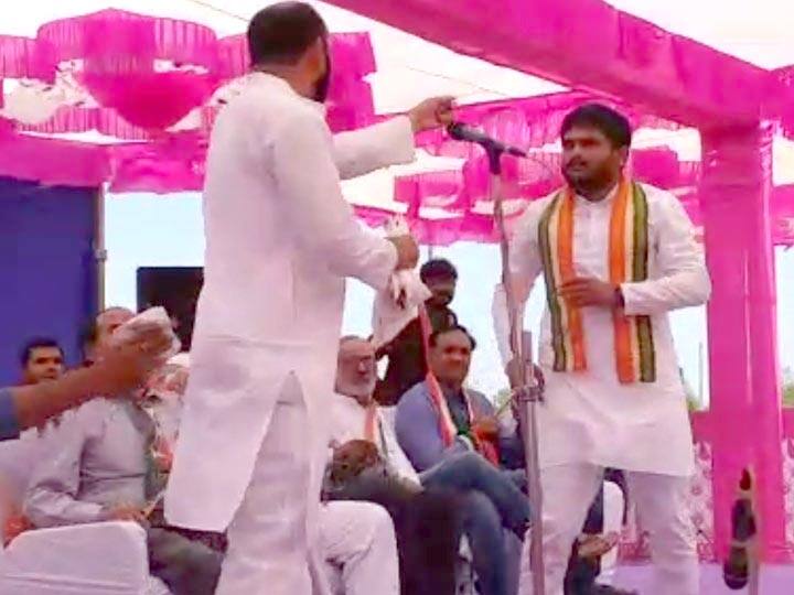 હાર્દિકને લાફો મારનાર વ્યક્તિને સ્ટેજ પર હાજર લોકોએ ઘેરી લીધો હતો અને માર માર્યો હતો.