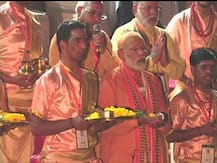 વારાણસીઃ રોડ શો બાદ વડાપ્રધાન મોદીએ ઉતારી ગંગા આરતી, આજે ભરશે ઉમેદવારી ફોર્મ