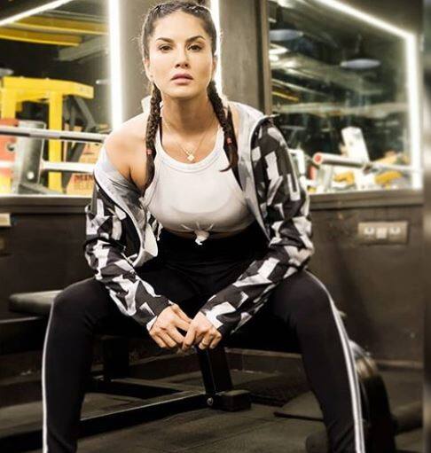 Actress Sunny Leone Workout video એક્ટ્રેસ સની લિયોનીએ જિમમાં વર્કઆઉટ કરતો વીડિયો શેર કર્યો