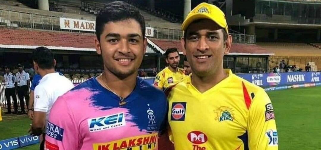cricket ipl 2019 csk vs captain ms dhoni have interesting record his name IPLમાં ધોનીના નામે અજીબોગરીબ સંયોગ, 20 વર્ષ પહેલા પિતાનો અને હવે પુત્રનો કર્યો શિકાર, જાણો વિગતે
