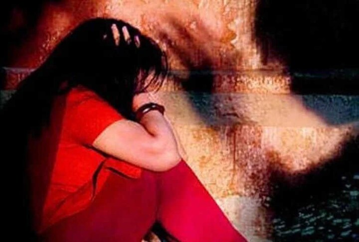 Man rape on 10 year girl in Surat, rapist arrested સુરતઃ મોબાઇલમાં અશ્લીલ વીડિયો બતાવી 10 વર્ષીય બાળકી પર યુવકે ગુજાર્યો બળાત્કાર