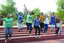 CBSE ધોરણ 12નું પરિણામ જાહેર, બે વિદ્યાર્થીની રહી એકસાથે ટૉપર