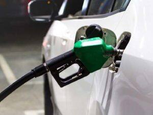 પાકિસ્તાનમાં પેટ્રોલના ભાવમાં થયો ભડકો, કેટલા રૂપિયાનો કરાયો વધારો? નવો ભાવ સાંભળીને ચોંકી જશો