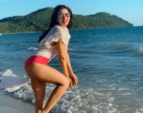 Shama sikander Shre bikini pics instagram શમા સિકન્દરનો રેડ બિકિનીમાં જોવા મળ્યો હોટ અંદાજ, જુઓ તસવીરો