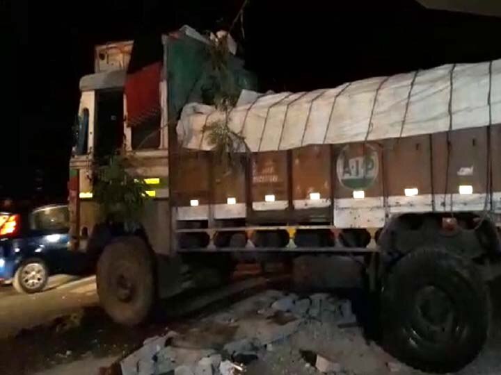 Truck hit 20 Bikes in Surat City સુરતમાં બેકાબૂ ટ્રકે ઢગલાબંધ બાઈકનો કચ્ચરઘાણ કાઢી નાખ્યો, જાણો કેવી રીતે