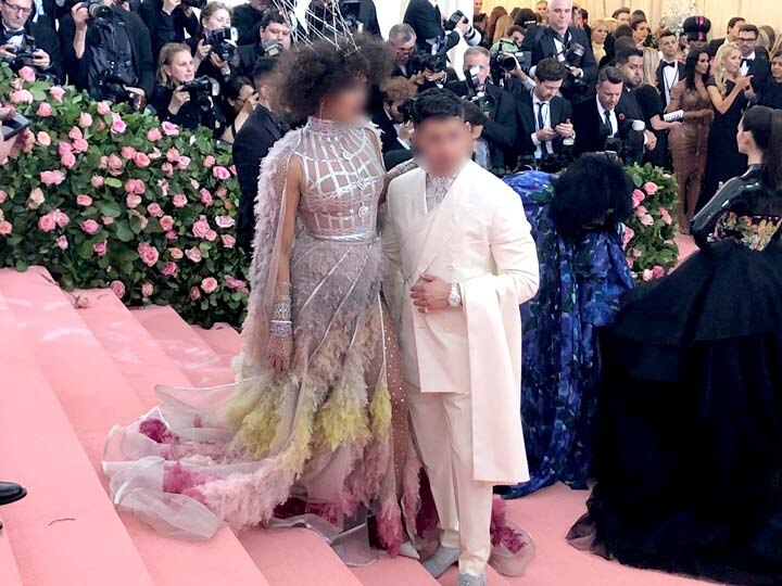 Priyanka Chopra walked the red carpet with her husband Nick Jonas in Met Gala 2019 મલિંગા જેવી હેર સ્ટાઈલમાં જોવા મળી બોલિવૂડની આ હોટ એક્ટ્રેસ, નામ જાણીને ચોંકી જશો