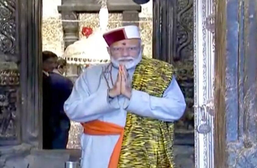 prime minister narendra modi in kedarnath dham today PM મોદીએ કેદારનાથ મંદિરમાં કર્યા દર્શન, આવતીકાલે બદ્રીનાથ જશે