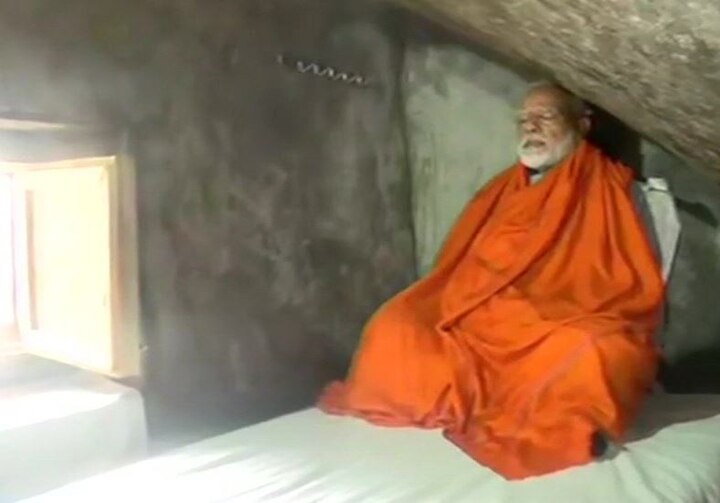 Prime Minister Narendra Modi meditates at a holy cave near Kedarnath Shrine  કેદારનાથઃ ગુફામાં ભગવું વસ્ત્ર ઓઢીને બેઠા ધ્યાનમાં PM મોદી, જુઓ તસવીરો
