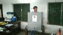 લોકસભા ચૂંટણી 2019: ટીમ ઈન્ડિયાના પૂર્વ કેપ્ટન સૌરવ ગાંગુલીએ કર્યું વોટિંગ, જુઓ તસવીરો