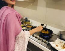 PM મોદીની જીતની ખુશીમાં આ એક્ટ્રેસે ચા-પકોડા બનાવી ઉજવણી કરી, તસવીરો થઈ વાયરલ