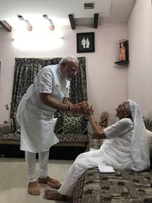 ગાંધીનગરઃ મોદીએ લીધા માતા હીરા બાના આશીર્વાદ, જુઓ તસવીરો