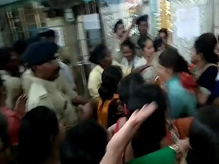 Police and Women's with fighting in Gadhada Swaminarayan ગઢડા સ્વામિનારાયણ મંદિરમાં મહિલાઓ અને પોલીસ વચ્ચે કેમ થઈ મારામારી? જાણો વિગત