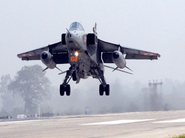 IAF aircraft with 13 on board goes missing આસામથી અરુણાચલ પ્રદેશ જઇ રહેલું ભારતીય એરફોર્સનું વિમાન ગુમ, 13 લોકો સવાર હતા