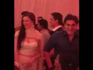 સલમાન ખાનની બહેને કઈ હોટ અભિનેત્રીને પોતાનો દુપટ્ટો સરખો કરવાની આપી સલાહ, નામ જાણીને ચોંકી જશો