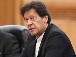 PM Imran Khan lauds Pakistan Military for voluntarily cutting defence budget આર્થિક સંકટને કારણે પાકિસ્તાની સૈન્યએ બજેટમાં ઘટાડાનો કર્યો નિર્ણય