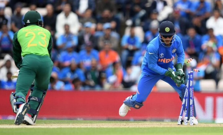 Worldcup 2019 Dhoni makes record as wicketkeeper વર્લ્ડકપ 2019: ધોનીએ બનાવ્યો મોટો રેકોર્ડ, હવે માત્ર બે ખેલાડી જ છે આગળ, જાણો વિગત