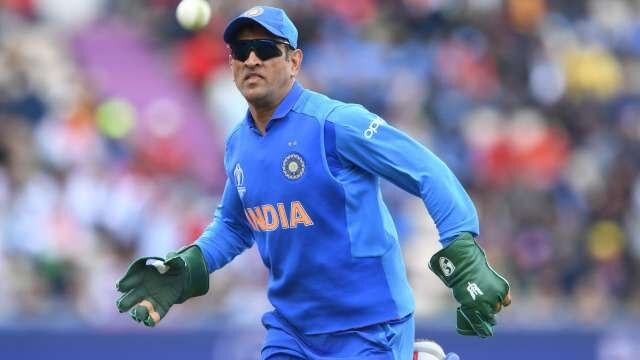 world cup 2019  ICC Asks BCCI MS Dhoni Remove Indian Army Insignia From Gloves ICCએ ધોનીના ગ્લવ્સ પરના સેનાના નિશાનને હટાવવા કહ્યું, જાણો વિગત