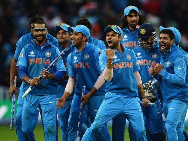 Mahenda Singh Dhoni house among several burgled in Noida ટીમ ઈન્ડિયાના કયા ક્રિકેટરના ઘરે ચોરી થઈ? નામ જાણીને ચોંકી જશો