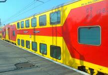 હવે ચાલુ ટ્રેનમાં લઈ શકાશે માલિશની મજા, ભારતીય રેલવે શરૂ કરશે ખાસ સર્વિસ, જાણો કેટલા રૂપિયા ખર્ચવા પડશે