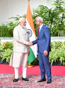 માલદીવ પહોંચ્યા PM મોદી, સર્વોચ્ચ સન્માન ‘નિશાન ઇઝ્ઝુદ્દીન’થી સન્માનિત કરાયા, સંસદને સંબોધી