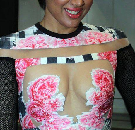 Bollywood actress Sameera Reddy shares eighth month baby bump pics બોલીવુડની આ હોટ એક્ટ્રેસે પ્રૅગનન્સીના આઠમા મહિને શેર કરી બેબી બંપની તસવીરો