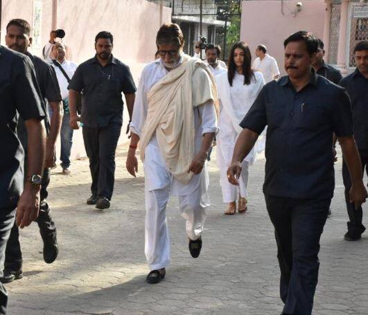 કોની અંતિમવિધીમાં અમિતાભ બચ્ચનનો આખો પરિવાર રહ્યો હાજર ? 35 વર્ષથી હતા અમિતાભ સાથે.... Bachchan family attended the funeral of Amitabh Bachchan's secretary Sheetal Jain કોની અંતિમવિધીમાં અમિતાભ બચ્ચનનો આખો પરિવાર રહ્યો હાજર ? 35 વર્ષથી હતા અમિતાભ સાથે....