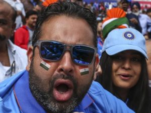 વિરાટ કોહલીએ ભારતીય દર્શકોને ઓસ્ટ્રેલિયાના કયા ક્રિકેટરનો હુરિયો બોલાવાના બંધ કરી તાળીઓ પાડવા કહ્યું? જાણો વિગત