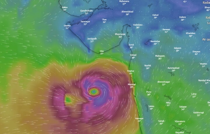 Cyclone Vayu Live Updates: Strong Winds, Heavy Rains Forecast as Vayu Approaches Gujarat 140 KMની ઝડપે ટકરાશે ‘વાયુ’ વાવાઝોડું, જુઓ લાઈવ TRACKER