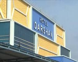 વડોદરા: દર્શન હોટલમાં ખાળકૂવા સાફ કરતાં 7 લોકોનાં મોત, હોટલ માલિક ફરાર