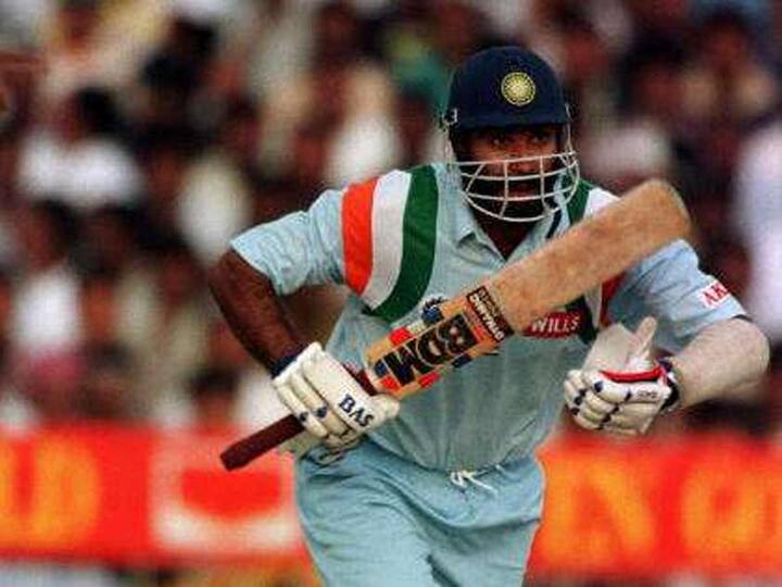ત્યારબાદ 1996ના વર્લ્ડકપમાં ભારત અને પાકિસ્તાનની ટીમ ક્વાર્ટર ફાઇનલમાં ટકરાઇ હતી. આ વખતે ભારતીય ટીમે ટોસ જીતીને પ્રથમ બેટિંગ કરી હતી અને નવજોતસિંહ સિદ્ધુની 93 રનની ઇનિંગની મદદથી 287 રન બનાવ્યા હતા. જેના જવાબમાં પાકિસ્તાનની આખી ટીમ 248 રનમાં ઓલઆઉટ થઇ ગઇ હતી અને ટીમનો 39 રને પરાજય થયો હતો.
