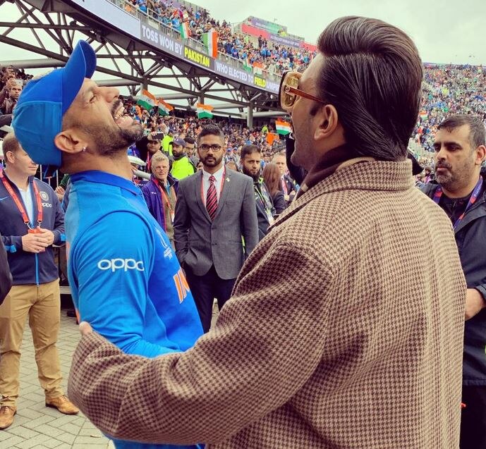 WorldCup 2019 INDvPAK Ranveer Singh watched high profile match વર્લ્ડકપ 2019: ભારત-પાકિસ્તાનની મેચ નિહાળવા કયો બોલીવુડ એક્ટર પહોંચ્યો, જાણો વિગત